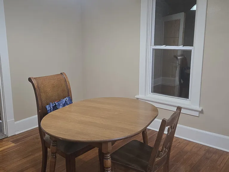 1737 Prairie Ave — Photo 1