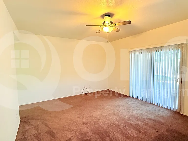15632 N 156th Ln — Photo 4