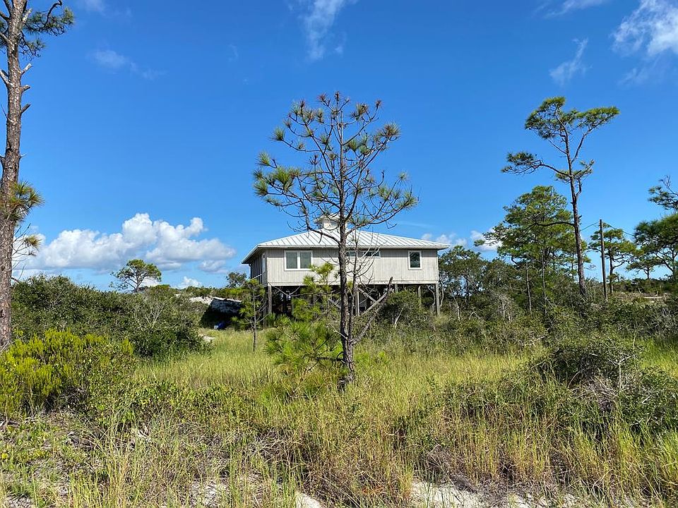 1st image of 943 Bay Dr