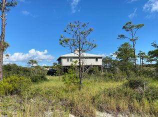 943 Bay Dr, Carrabelle, FL 32322