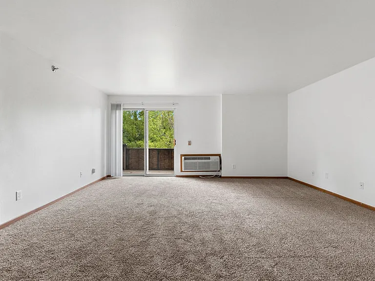 City View Apartments — Photo 22
