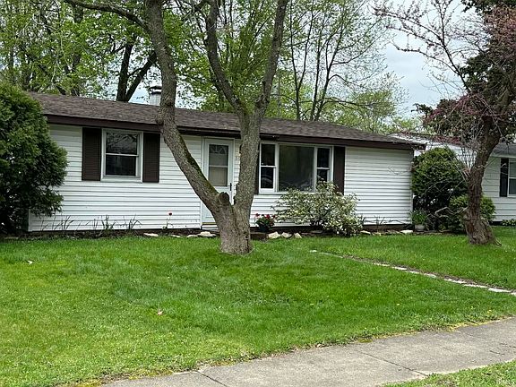 3rd image of 807 W Lowell Ave