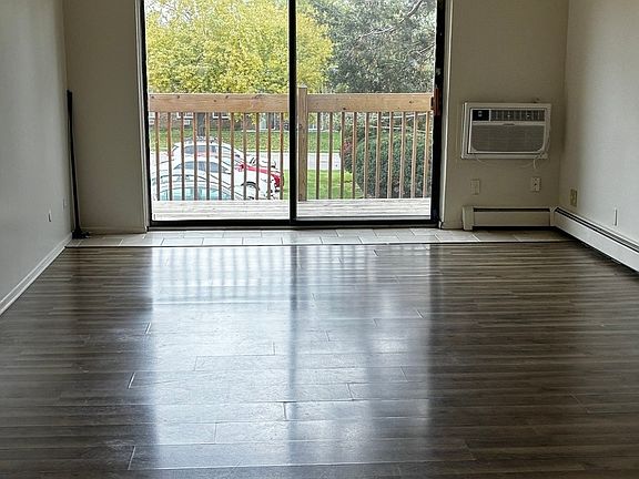 Shaddle 33 S Shaddle Ave APT 212, Mundelein, IL 60060 | Zillow