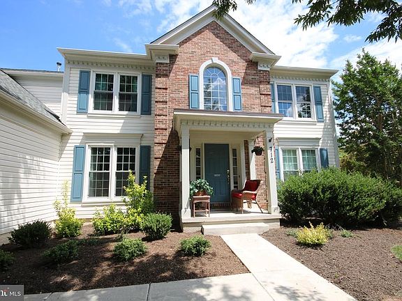 4th image of 712 Clairmont Ct NE