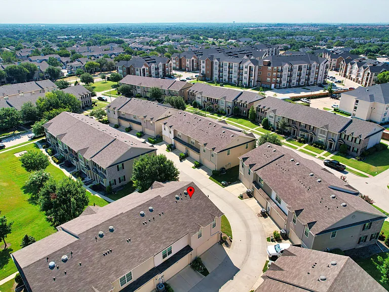 6900 Carrington Ln — Photo 40