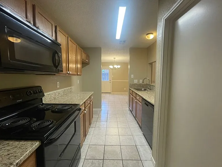 1226 W Hudgins St — Photo 10