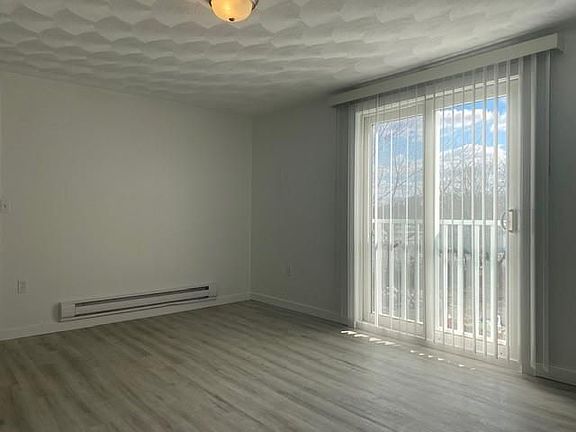 3rd image of 855 Providence St APT 10