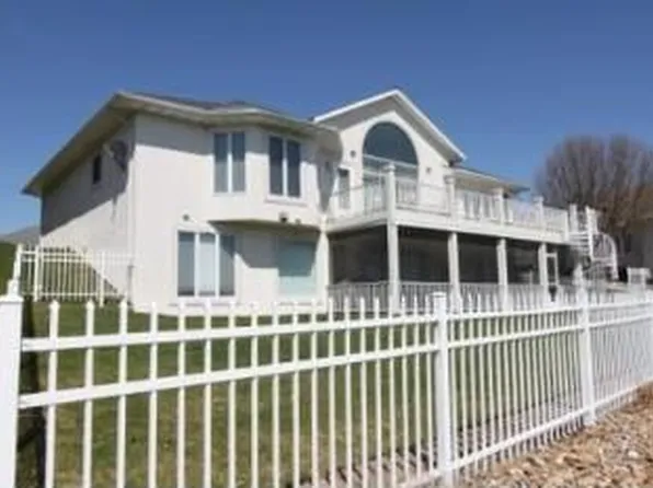 2048 Chimney Poin, Sunrise Beach, MO 65079