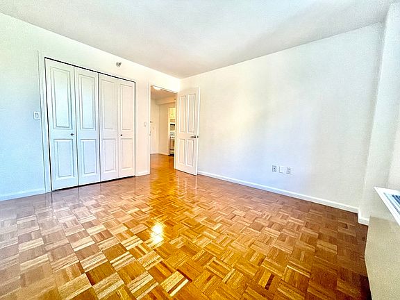 4th image of 350 W 43rd St APT 3G