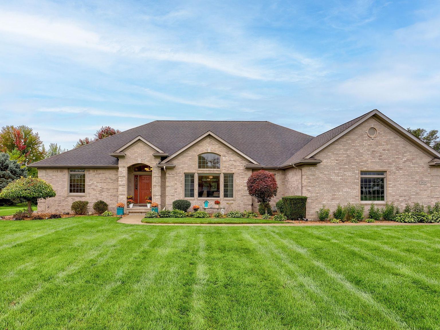 2525 N River Rd, Saginaw, MI 48609 Zillow