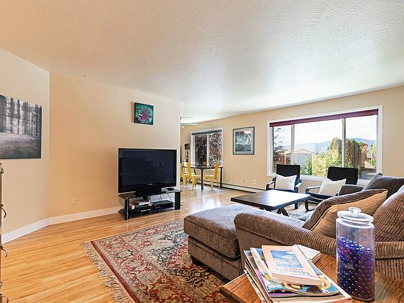 3rd image of 799 Spartan Dr APT B