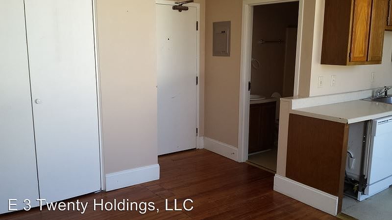 2nd image of 114 Washington St SE APT 405