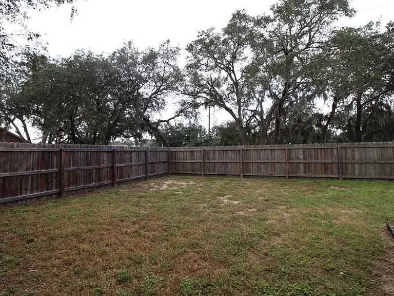 123 Pinewood Ct — Photo 26