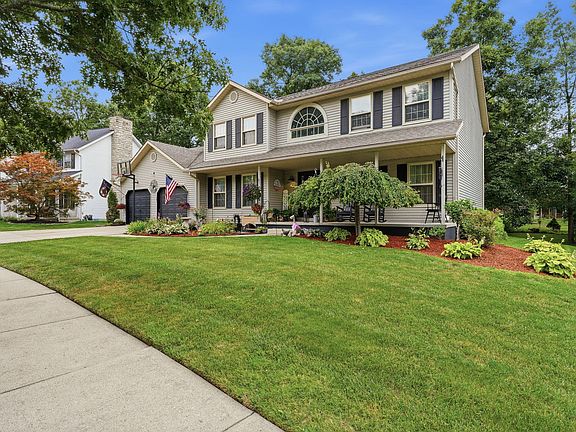 3rd image of 451 Maranatha Dr