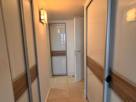 4th image of 18151 NE 31st Ct APT 1615