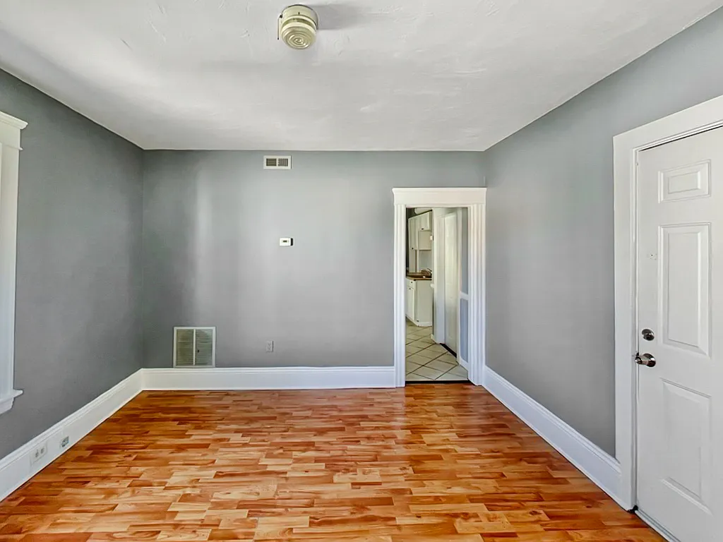 2 bed, 1200 sqft, $1,700 — Photo 3