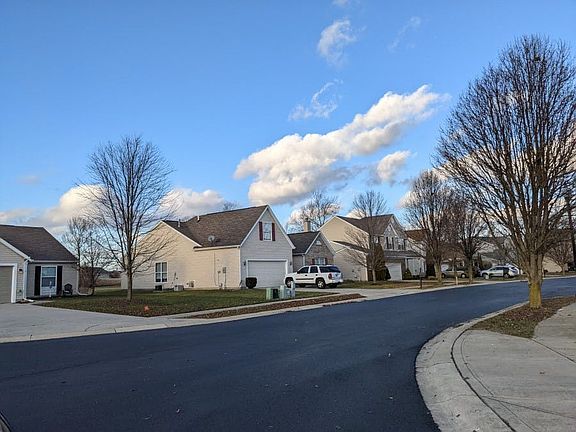 4th image of 131 Dupont Ct
