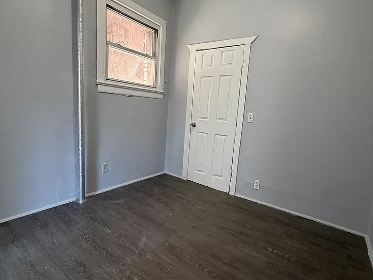 63 Oak St #2L — Photo 4