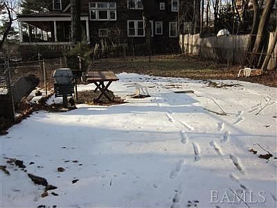3rd image of 445 Hawthorne Ave