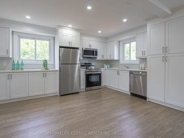 32 Rosenfeld Dr — Photo 10