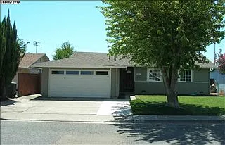 245 Yosemite Dr photo 1