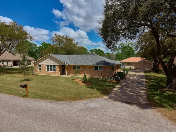 9015 Antonia St, Needville, TX 77461