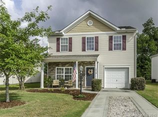 15710 Lakepoint Forest Dr, Charlotte, NC 28278