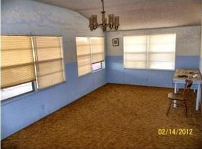 3rd image of 122 Beverly St