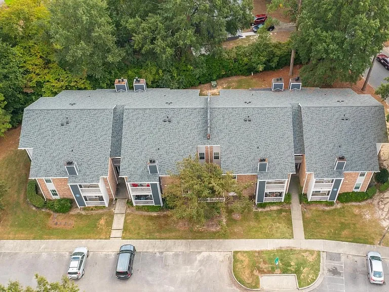 Keswick Apartments — Photo 16