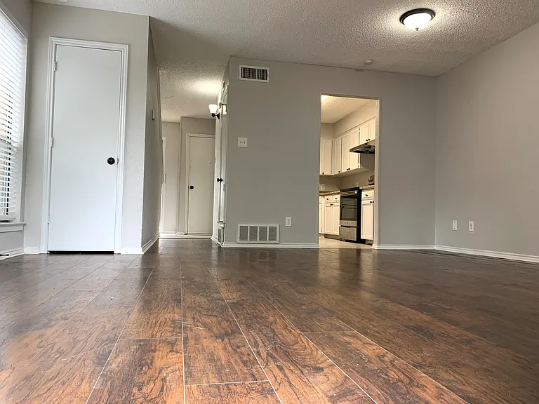 6864 S Creek Dr — Photo 4