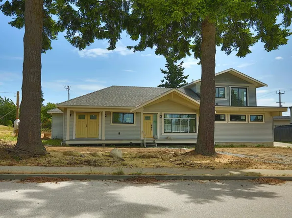 201 Finnigan St, Coquitlam, BC V3K 5J3