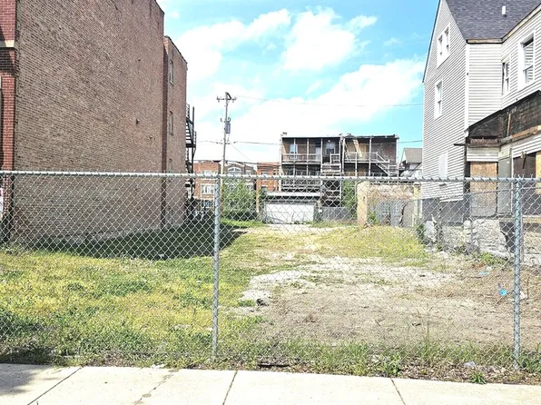 1524 E Marquette Rd, Chicago, IL 60637