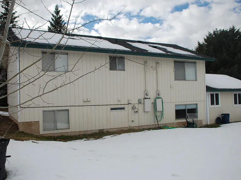 2030 NW Turner Dr #B — Photo 2