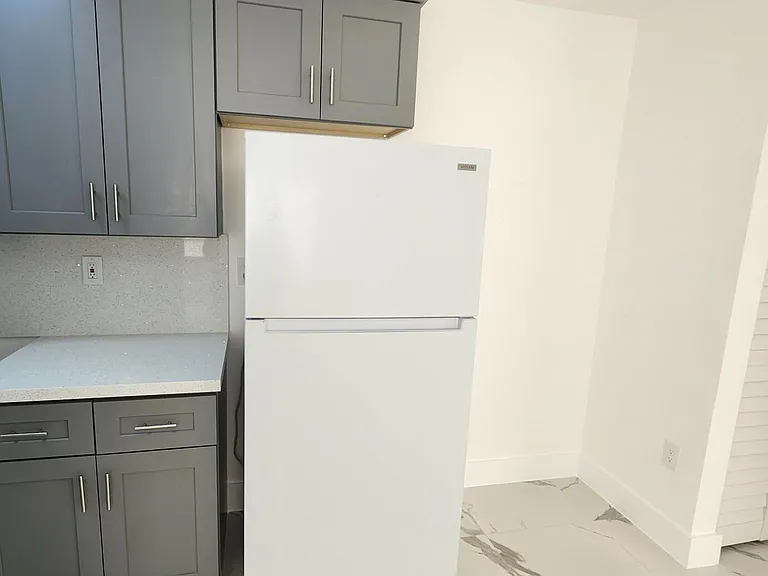 2466 Lincoln St #3 — Photo 4