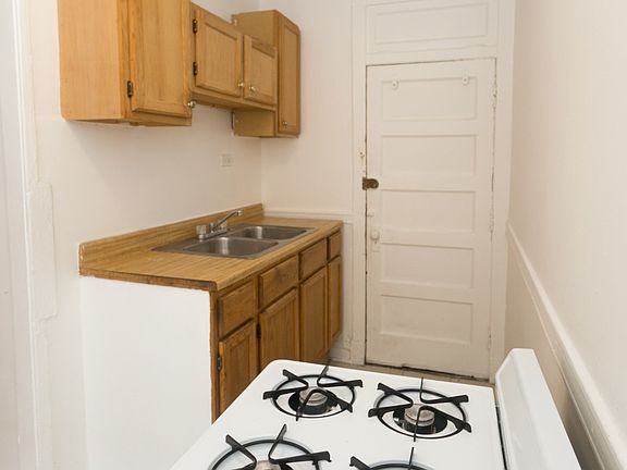 5th image of 3257 W Wrightwood Ave #D3