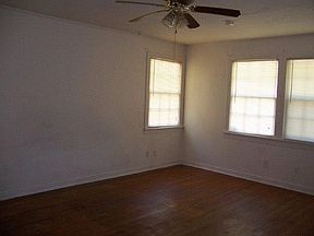 4th image of 615 Sylvan Dr