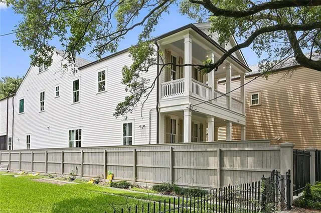 536 Nashville Ave — Photo 4