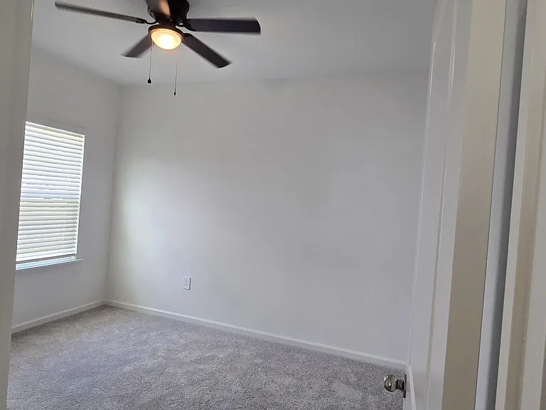 4044 NE 31st Ave — Photo 8
