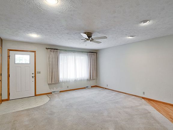 4th image of 2251 S Ohio St