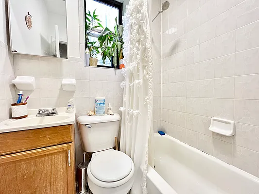 Rented by Pear NYC LLC | media 14