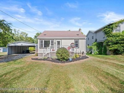 1132 W Valley Rd, Lansing, MI, 48906