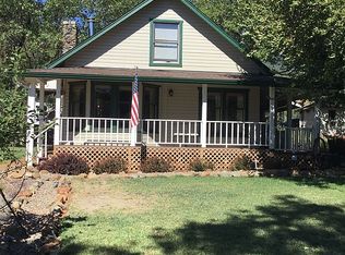 1126 E Jones Creek Rd, Grants Pass, OR 97526