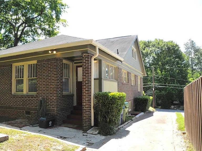 602 Sherwood Rd NE — Photo 26