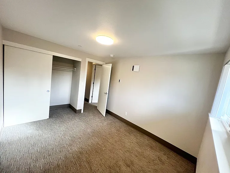 Cougar Creek Apartments — Photo 10