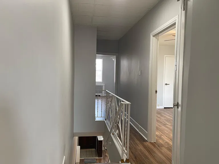 2444 E Huntingdon St — Photo 13