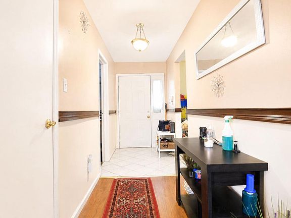 2nd image of 216 Franklin Ave