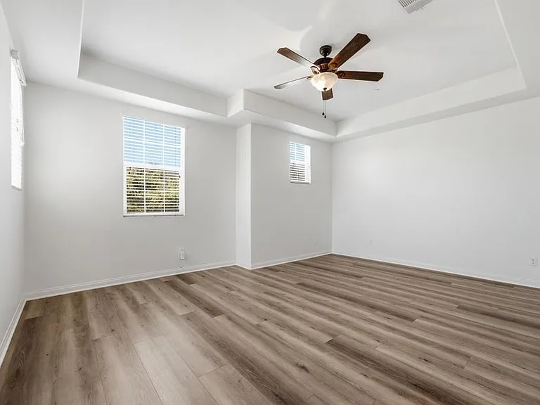 1418 Pershing Rd — Photo 11
