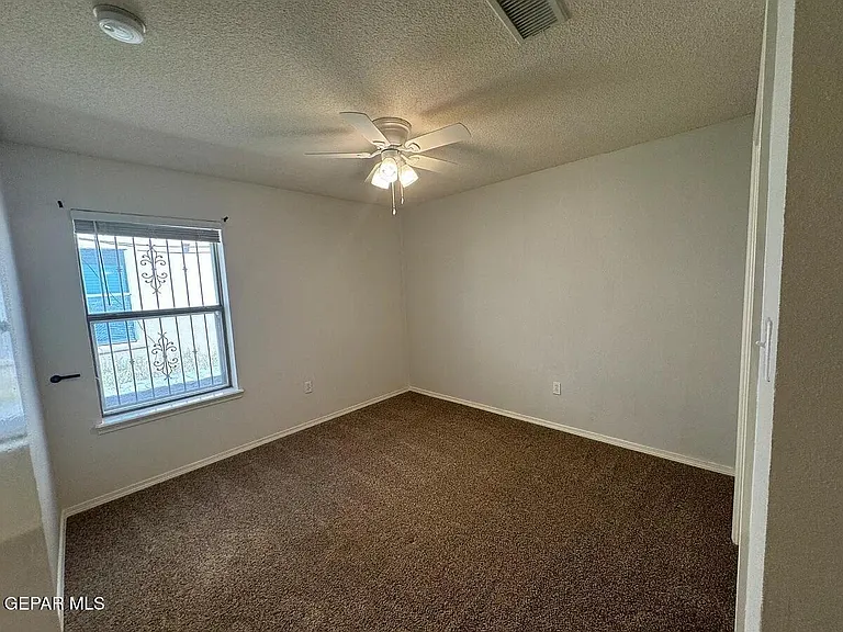 10041 Paloma Dr — Photo 13