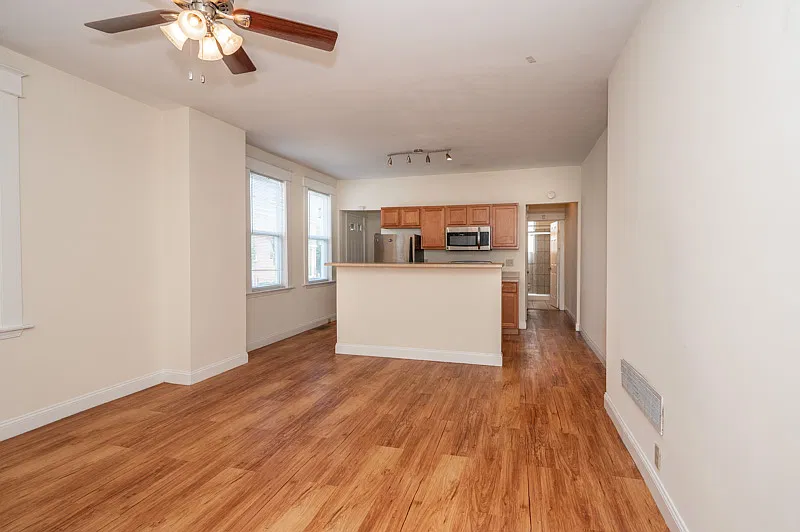 4 bed, 1408 sqft, $3,300 — Photo 2