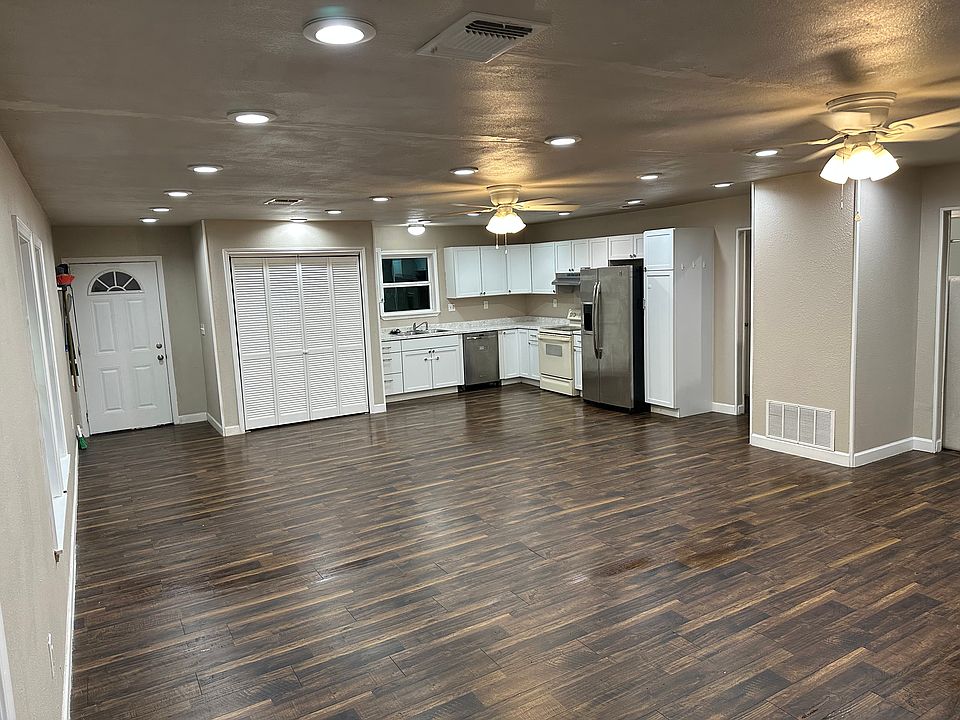 Living Room & Kitchen